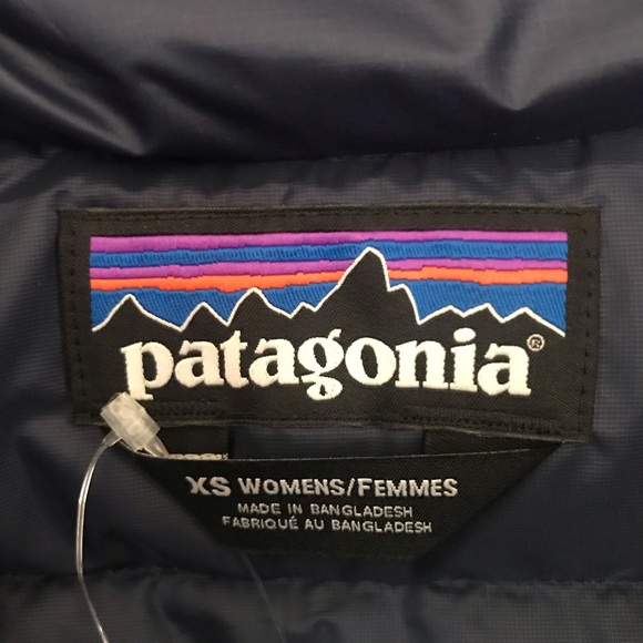 NWT. Patagonia Puffer Down Sweater Jacket. Size XS. Classic Navy Blue - Picture 4 of 5